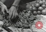 Standbild Armee cook Guadalcanal Salomonen, 1944, aus Sekunde 48 historischem Filmmaterial Videoclip 65675074683
