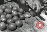 Standbild Armee cook Guadalcanal Salomonen, 1944, aus Sekunde 57 historischem Filmmaterial Videoclip 65675074683