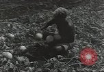 Immagine di Soldati statunitensi Guadalcanal nelle Isole Salomone, 1944, secondo 58 filmato di repertorio 65675074689