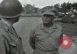 Standbild General Robert Richardson Okinawa Ryukyu Inseln, 1945, aus Sekunde 60 historischem Filmmaterial Videoclip 65675074700