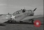 Standbild SBD Dauntless dive Bomber Guadalcanal Salomonen, 1942, aus Sekunde 13 historischem Filmmaterial Videoclip 65675074708
