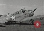 Standbild SBD Dauntless dive Bomber Guadalcanal Salomonen, 1942, aus Sekunde 17 historischem Filmmaterial Videoclip 65675074708