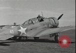 Standbild SBD Dauntless dive Bomber Guadalcanal Salomonen, 1942, aus Sekunde 21 historischem Filmmaterial Videoclip 65675074708