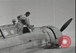 Standbild SBD Dauntless dive Bomber Guadalcanal Salomonen, 1942, aus Sekunde 28 historischem Filmmaterial Videoclip 65675074708