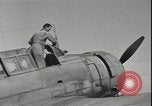 Standbild SBD Dauntless dive Bomber Guadalcanal Salomonen, 1942, aus Sekunde 32 historischem Filmmaterial Videoclip 65675074708