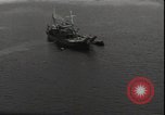 Standbild abgestürzte US Marine pilot LT M N Vedder ist gerettet Segi Punkt Salomonen, 1943, aus Sekunde 22 historischem Filmmaterial Videoclip 65675074718