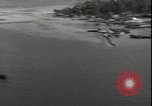 Standbild abgestürzte US Marine pilot LT M N Vedder ist gerettet Segi Punkt Salomonen, 1943, aus Sekunde 23 historischem Filmmaterial Videoclip 65675074718