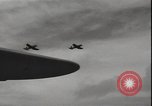 Standbild abgestürzte US Marine pilot LT M N Vedder ist gerettet Segi Punkt Salomonen, 1943, aus Sekunde 40 historischem Filmmaterial Videoclip 65675074718