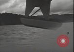 Standbild abgestürzte US Marine pilot LT M N Vedder ist gerettet Segi Punkt Salomonen, 1943, aus Sekunde 49 historischem Filmmaterial Videoclip 65675074718