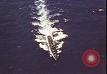 Image USS Hornet (CV-8) dans la bataille de Midway Océan Pacifique, 1942, de la seconde 15 séquences d'archives historiques vidéo 65675074720