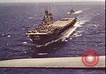 Image USS Hornet (CV-8) dans la bataille de Midway Océan Pacifique, 1942, de la seconde 19 séquences d'archives historiques vidéo 65675074720