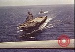 Image USS Hornet (CV-8) dans la bataille de Midway Océan Pacifique, 1942, de la seconde 20 séquences d'archives historiques vidéo 65675074720