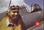 Standbild Piloten von VF-3 an Deck der USS Yorktown (CV-5) in der Schlacht von Midway Pazifik, 1942, aus Sekunde 11 historischem Filmmaterial Videoclip 65675074721