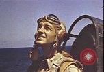 Standbild Piloten von VF-3 an Deck der USS Yorktown (CV-5) in der Schlacht von Midway Pazifik, 1942, aus Sekunde 17 historischem Filmmaterial Videoclip 65675074721