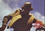 Standbild Piloten von VF-3 an Deck der USS Yorktown (CV-5) in der Schlacht von Midway Pazifik, 1942, aus Sekunde 32 historischem Filmmaterial Videoclip 65675074721