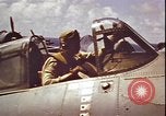 Standbild Piloten von VF-3 an Deck der USS Yorktown (CV-5) in der Schlacht von Midway Pazifik, 1942, aus Sekunde 36 historischem Filmmaterial Videoclip 65675074721