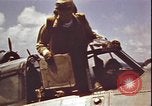 Standbild Piloten von VF-3 an Deck der USS Yorktown (CV-5) in der Schlacht von Midway Pazifik, 1942, aus Sekunde 38 historischem Filmmaterial Videoclip 65675074721