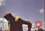 Standbild Piloten von VF-3 an Deck der USS Yorktown (CV-5) in der Schlacht von Midway Pazifik, 1942, aus Sekunde 40 historischem Filmmaterial Videoclip 65675074721