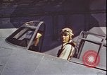 Standbild Piloten von VF-3 an Deck der USS Yorktown (CV-5) in der Schlacht von Midway Pazifik, 1942, aus Sekunde 42 historischem Filmmaterial Videoclip 65675074721