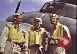 Standbild Piloten von VF-3 an Deck der USS Yorktown (CV-5) in der Schlacht von Midway Pazifik, 1942, aus Sekunde 52 historischem Filmmaterial Videoclip 65675074721