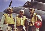 Standbild Piloten von VF-3 an Deck der USS Yorktown (CV-5) in der Schlacht von Midway Pazifik, 1942, aus Sekunde 53 historischem Filmmaterial Videoclip 65675074721