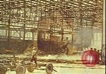 Immagine di Piloti statunitensi di essere soccorsi in mare da parte di velivoli costruttiva PBY Isola di Midway, 1942, secondo 1 filmato di repertorio 65675074722