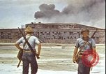 Immagine di Piloti statunitensi di essere soccorsi in mare da parte di velivoli costruttiva PBY Isola di Midway, 1942, secondo 11 filmato di repertorio 65675074722