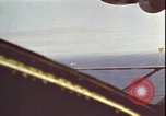 Immagine di Piloti statunitensi di essere soccorsi in mare da parte di velivoli costruttiva PBY Isola di Midway, 1942, secondo 47 filmato di repertorio 65675074722