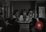 Standbild kimono fashion parade Japan, 1939, aus Sekunde 25 historischem Filmmaterial Videoclip 65675074745