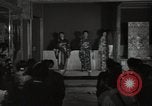 Standbild kimono fashion parade Japan, 1939, aus Sekunde 29 historischem Filmmaterial Videoclip 65675074745