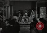 Standbild kimono fashion parade Japan, 1939, aus Sekunde 31 historischem Filmmaterial Videoclip 65675074745