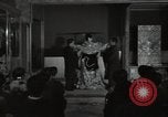 Standbild kimono fashion parade Japan, 1939, aus Sekunde 56 historischem Filmmaterial Videoclip 65675074745