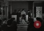Standbild kimono fashion parade Japan, 1939, aus Sekunde 58 historischem Filmmaterial Videoclip 65675074745