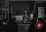 Standbild kimono fashion parade Japan, 1939, aus Sekunde 62 historischem Filmmaterial Videoclip 65675074745
