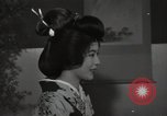 Standbild kimono fashion parade Japan, 1939, aus Sekunde 11 historischem Filmmaterial Videoclip 65675074747