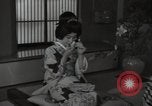 Standbild kimono fashion parade Japan, 1939, aus Sekunde 39 historischem Filmmaterial Videoclip 65675074747