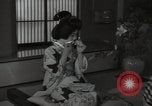 Standbild kimono fashion parade Japan, 1939, aus Sekunde 40 historischem Filmmaterial Videoclip 65675074747