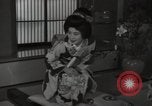 Standbild kimono fashion parade Japan, 1939, aus Sekunde 47 historischem Filmmaterial Videoclip 65675074747