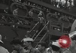 Standbild Überlebenden der USS Yorktown Oahu Hawaii USA, 1942, aus Sekunde 11 historischem Filmmaterial Videoclip 65675074760