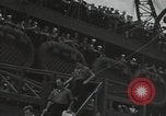Standbild Überlebenden der USS Yorktown Oahu Hawaii USA, 1942, aus Sekunde 16 historischem Filmmaterial Videoclip 65675074760