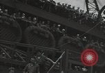 Standbild Überlebenden der USS Yorktown Oahu Hawaii USA, 1942, aus Sekunde 17 historischem Filmmaterial Videoclip 65675074760