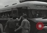 Standbild Überlebenden der USS Yorktown Oahu Hawaii USA, 1942, aus Sekunde 26 historischem Filmmaterial Videoclip 65675074760