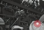 Standbild Überlebenden der USS Yorktown Oahu Hawaii USA, 1942, aus Sekunde 32 historischem Filmmaterial Videoclip 65675074760