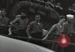 Standbild Überlebenden der USS Yorktown Oahu Hawaii USA, 1942, aus Sekunde 52 historischem Filmmaterial Videoclip 65675074760
