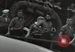Standbild Überlebenden der USS Yorktown Oahu Hawaii USA, 1942, aus Sekunde 55 historischem Filmmaterial Videoclip 65675074760