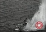 Standbild Angriff Transport Kwajalein Insel Inseln Marshall, 1948, aus Sekunde 16 historischem Filmmaterial Videoclip 65675074766