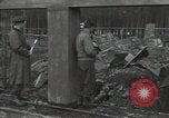 Standbild Allgemeine Lucian Truscott Ebenhausen Deutschland, 1945, aus Sekunde 58 historischem Filmmaterial Videoclip 65675074777