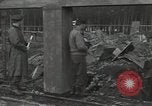 Standbild Allgemeine Lucian Truscott Ebenhausen Deutschland, 1945, aus Sekunde 62 historischem Filmmaterial Videoclip 65675074777