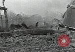 Standbild Ruinen der Fabrik Ebenhausen Krieg Anlage Ebenhausen Deutschland, 1945, aus Sekunde 32 historischem Filmmaterial Videoclip 65675074780