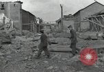 Standbild Ruinen der Fabrik Ebenhausen Krieg Anlage Ebenhausen Deutschland, 1945, aus Sekunde 54 historischem Filmmaterial Videoclip 65675074780